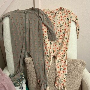 2 Wildbird Footies, very good condition! 12-18M